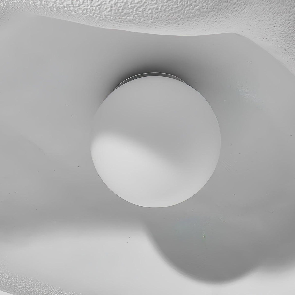 Lampada a sospensione in resina con forma organica per interni moderni Natural