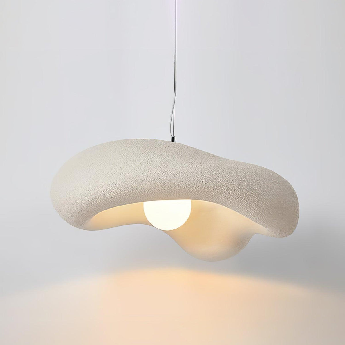 Lampada a sospensione in resina con forma organica per interni moderni Natural