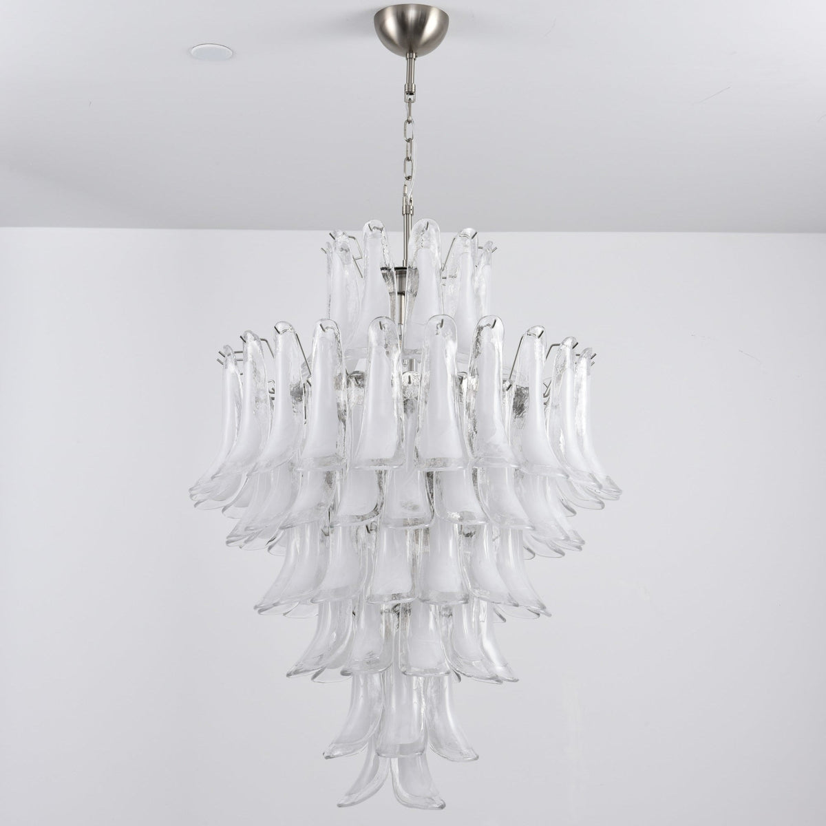 Eirivine lampadario petali in vetro bianco