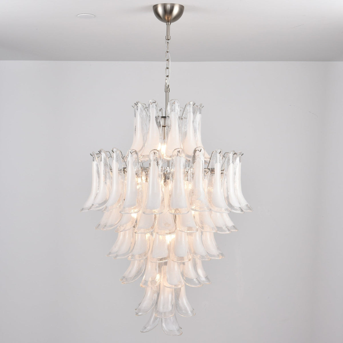 Eirivine lampadario petali in vetro bianco