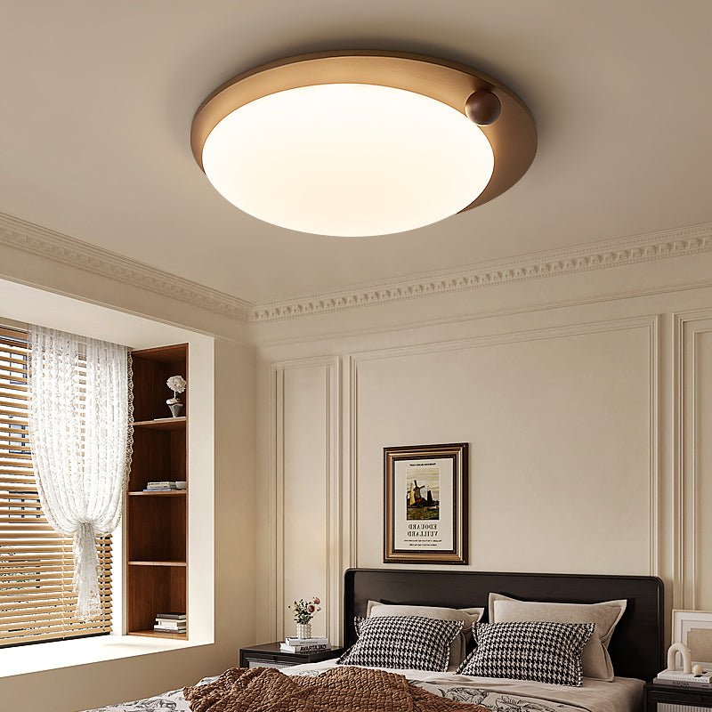 Lampada da soffitto con cornice in legno di noce