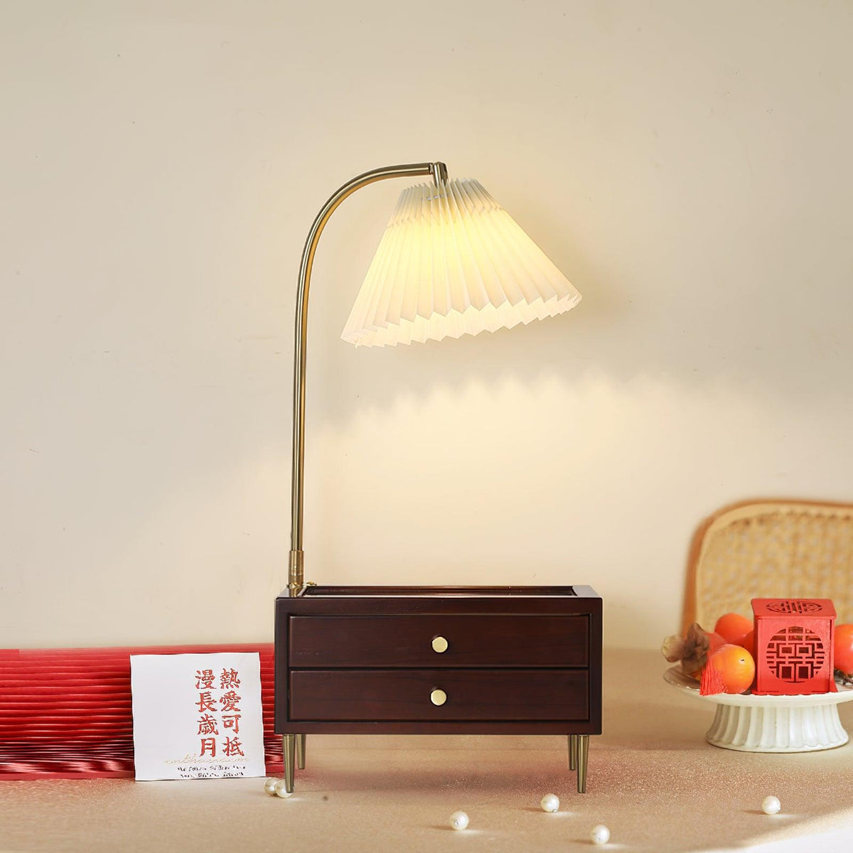 Fold lampada da tavolo in tessuto classico