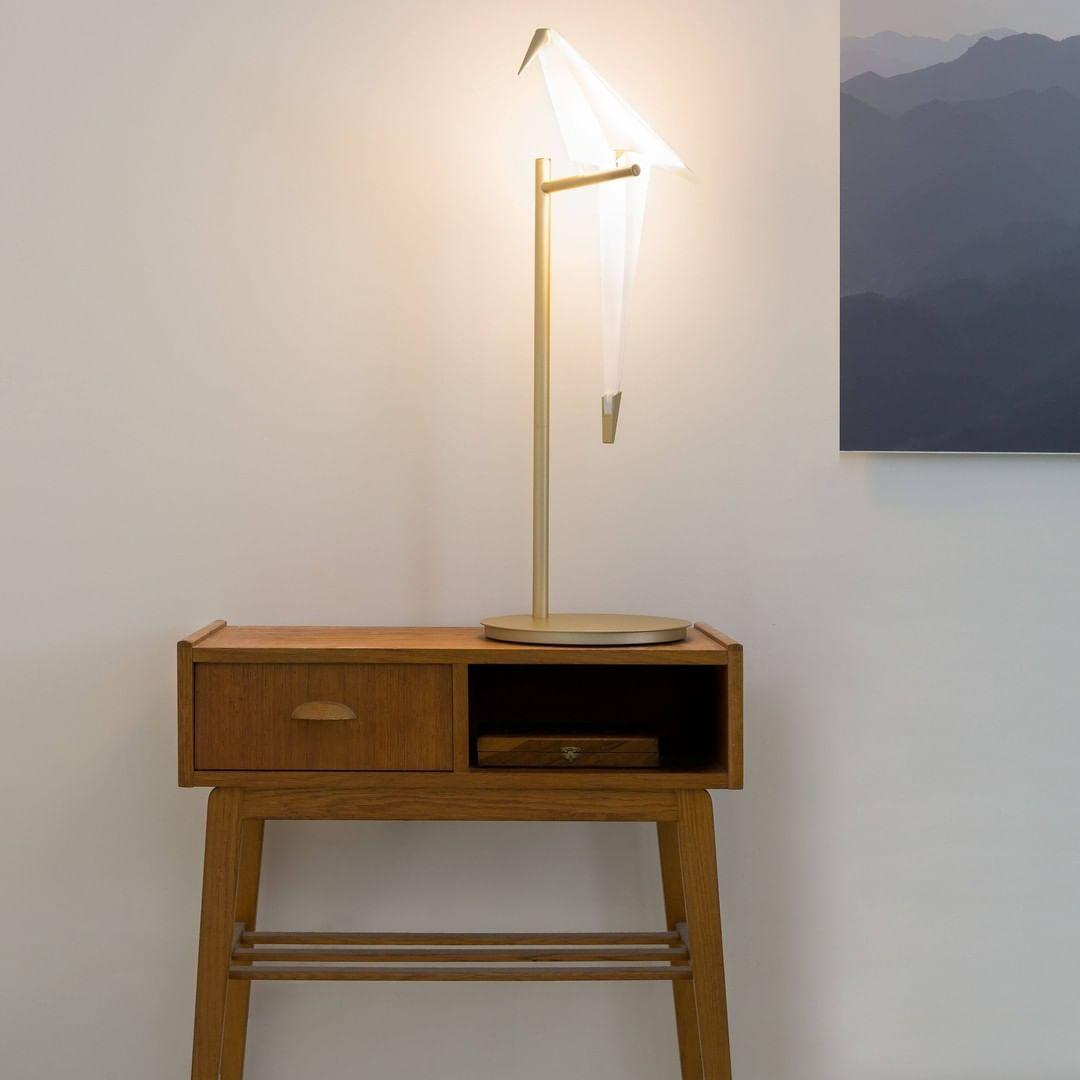 Kaelora lampada da tavolo contemporanea