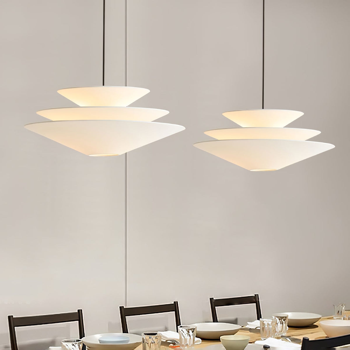 Triara lampada a sospensione minimalista a Strati