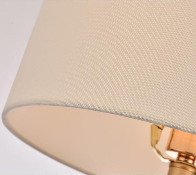 Selisise lampada da tavolo moderna