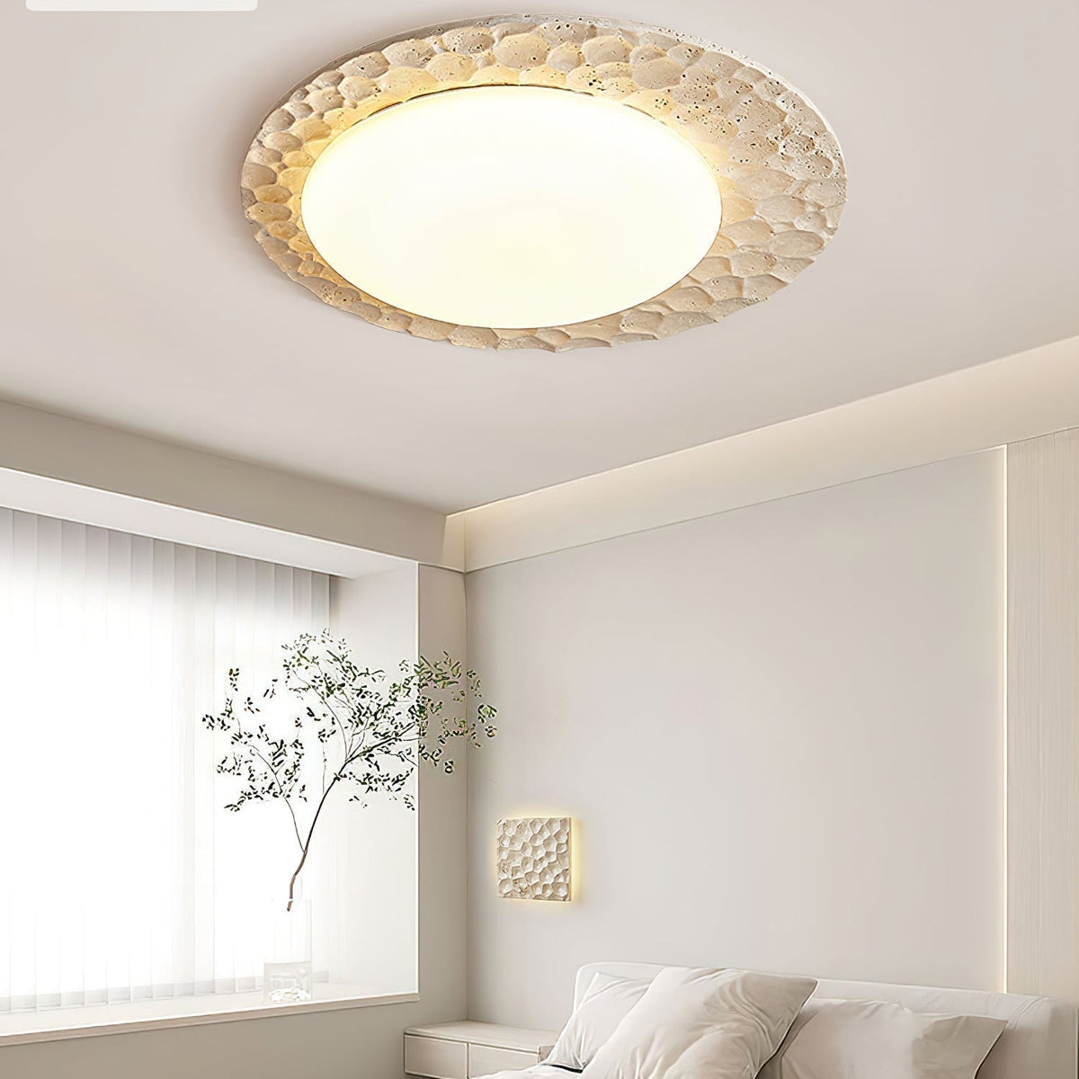 Lampada da soffitto in travertino giallo organico