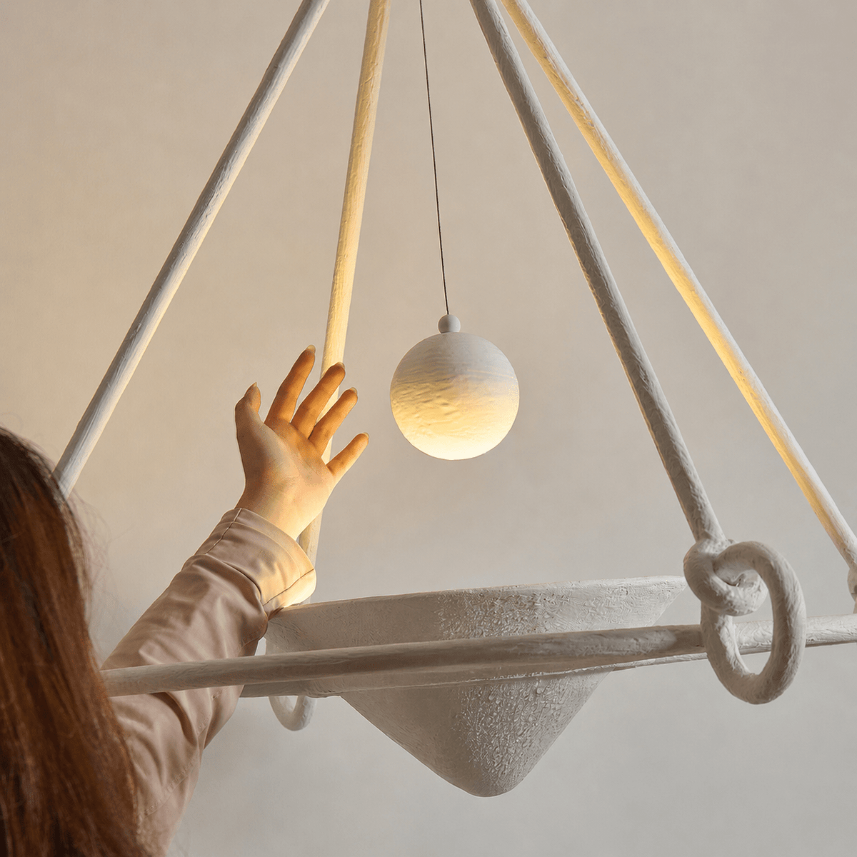 Sculptural lampadario in gesso
