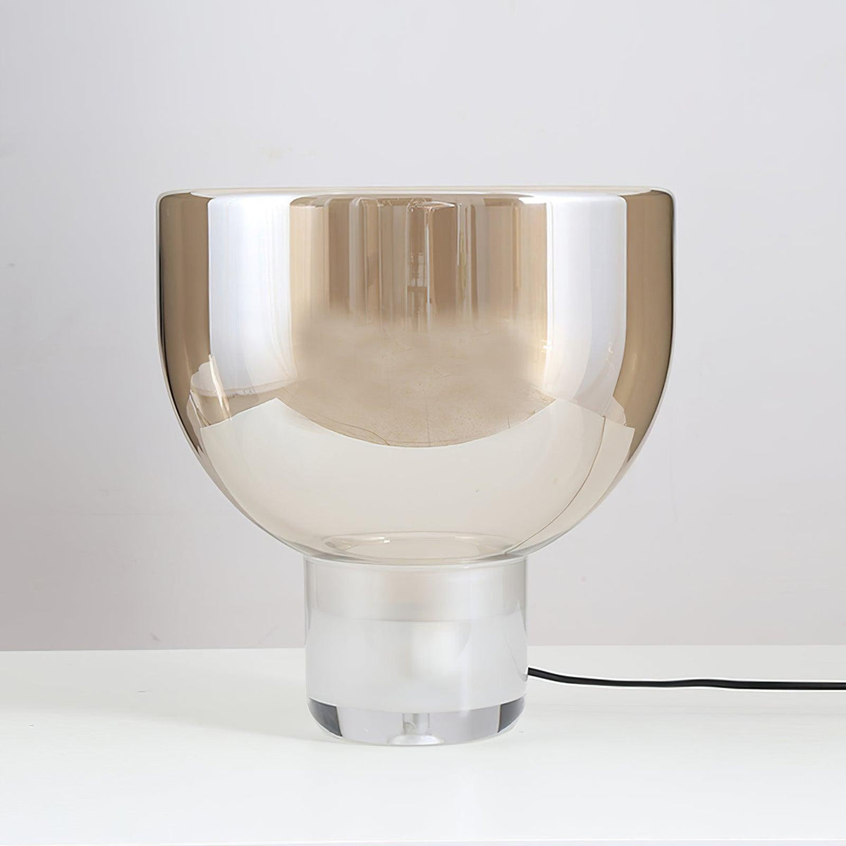 Cavm lampada da tavolo in vetro elegante