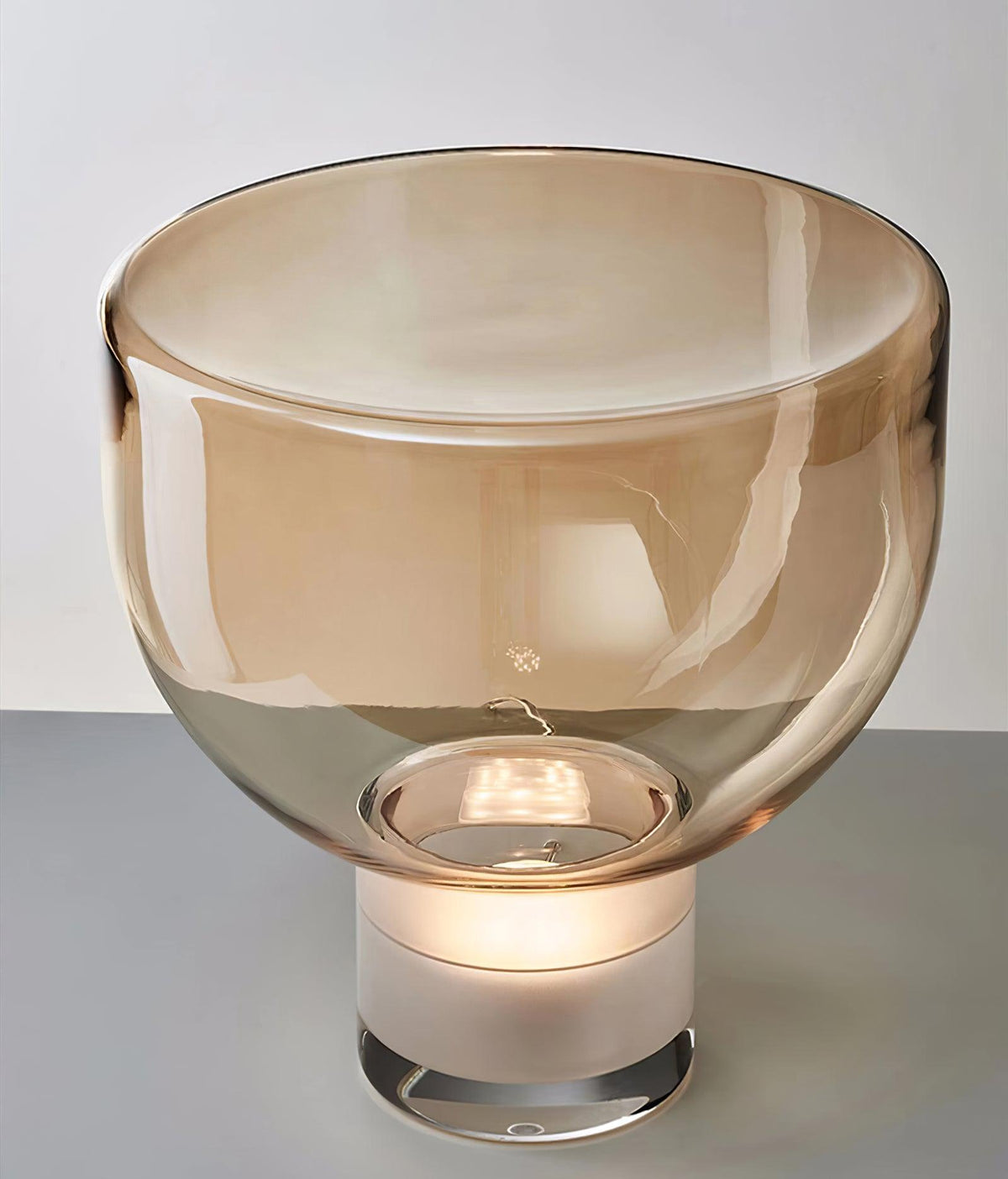 Cavm lampada da tavolo in vetro elegante