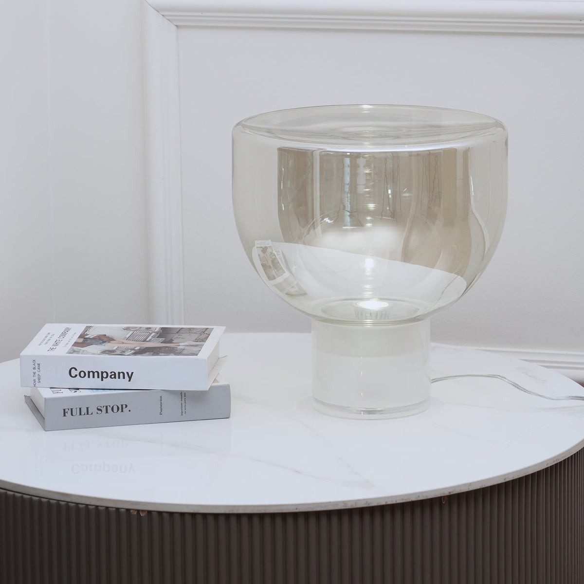 Cavm lampada da tavolo in vetro elegante