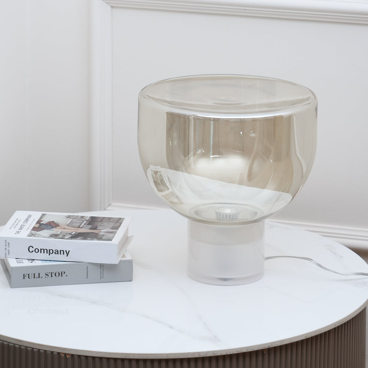 Cavm lampada da tavolo in vetro elegante