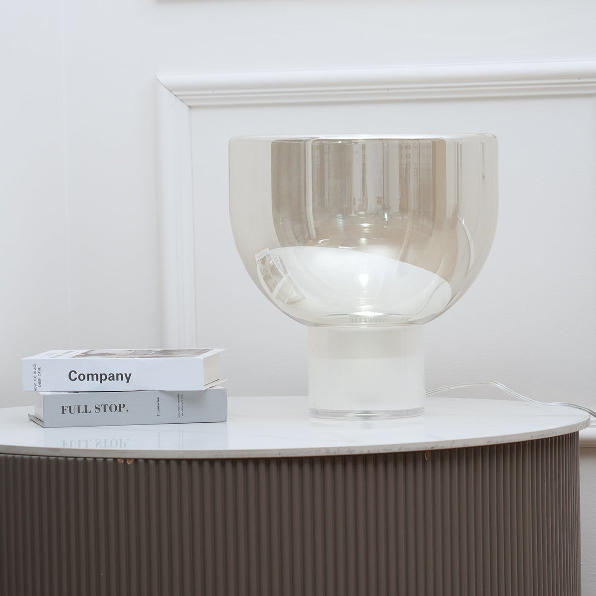 Cavm lampada da tavolo in vetro elegante