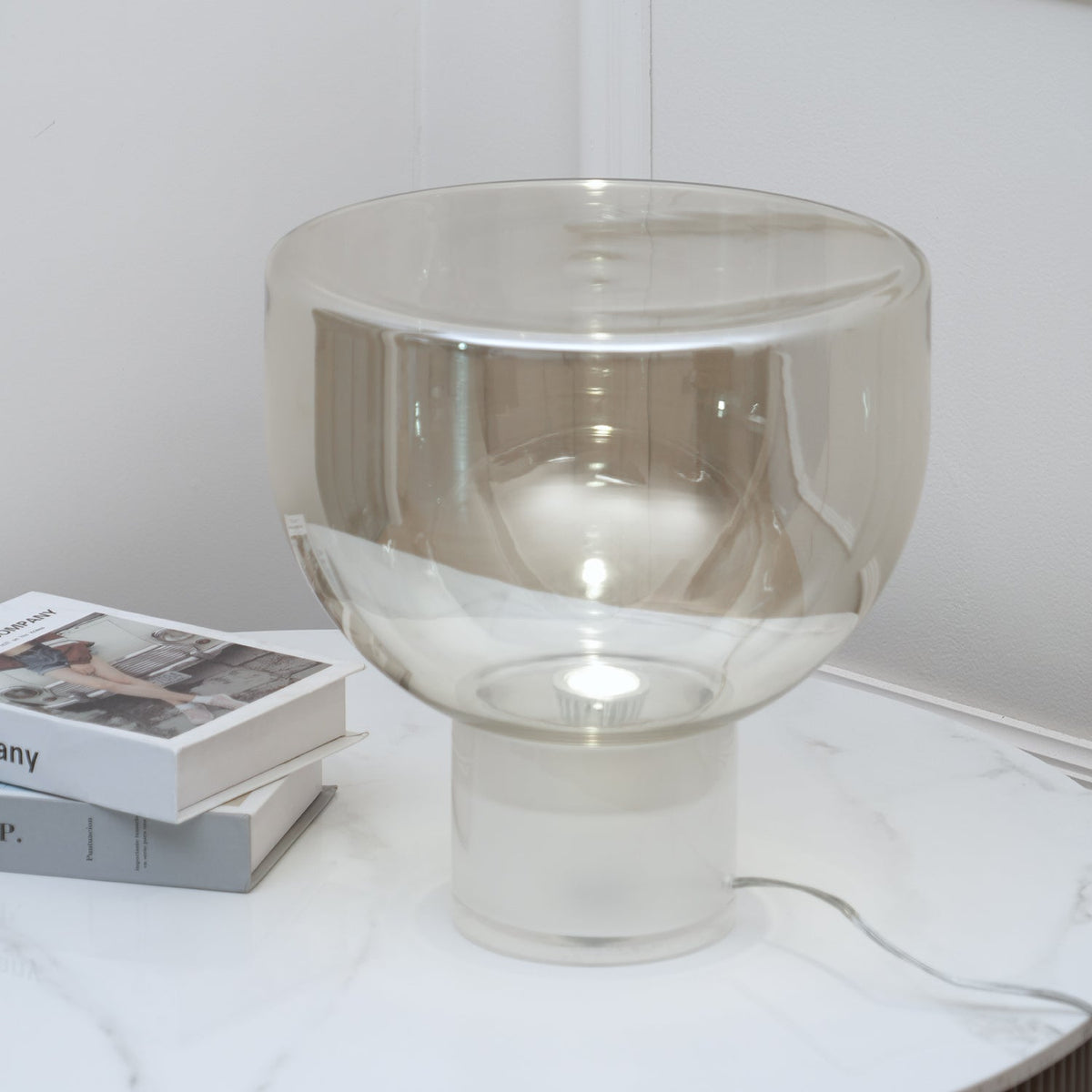 Cavm lampada da tavolo in vetro elegante