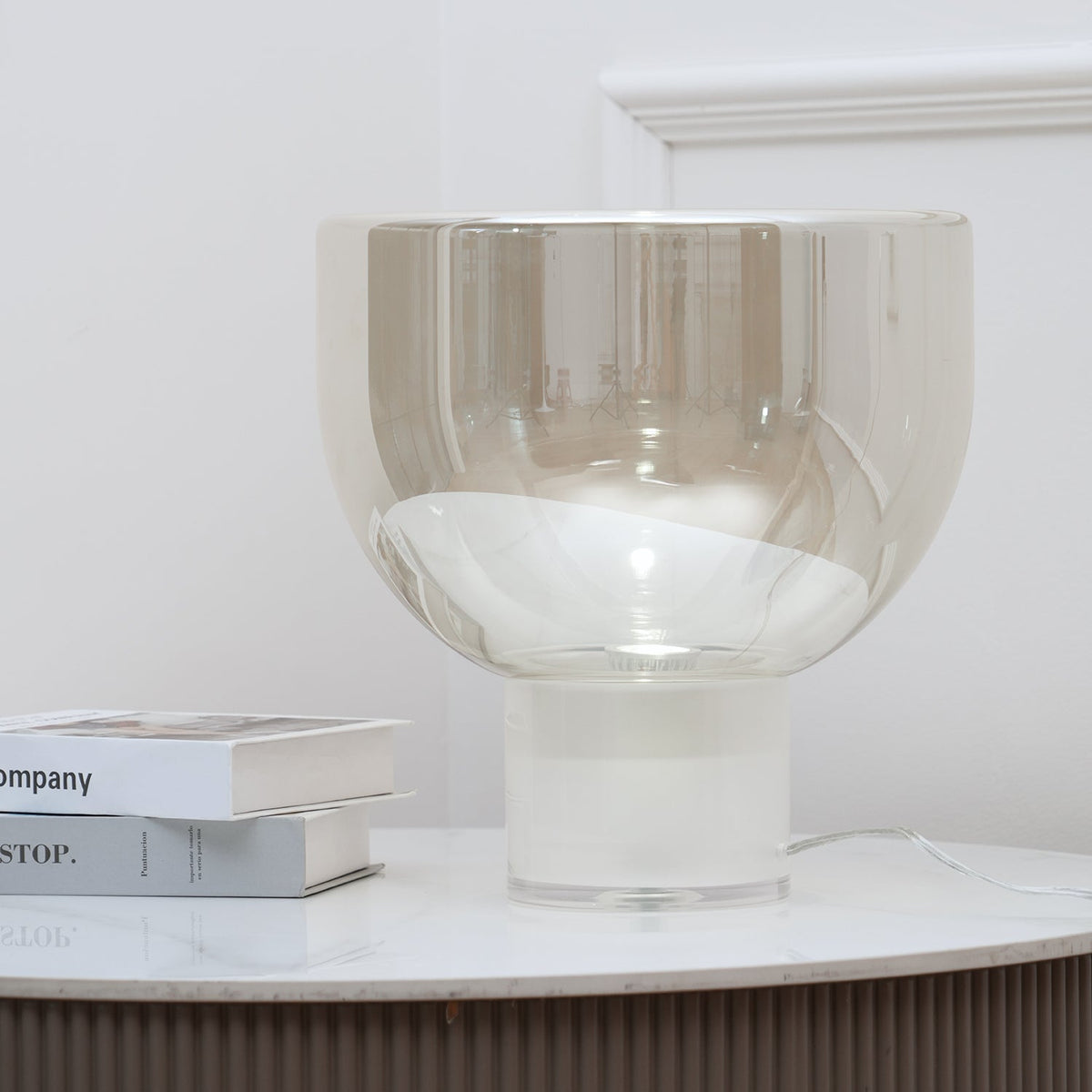 Cavm lampada da tavolo in vetro elegante