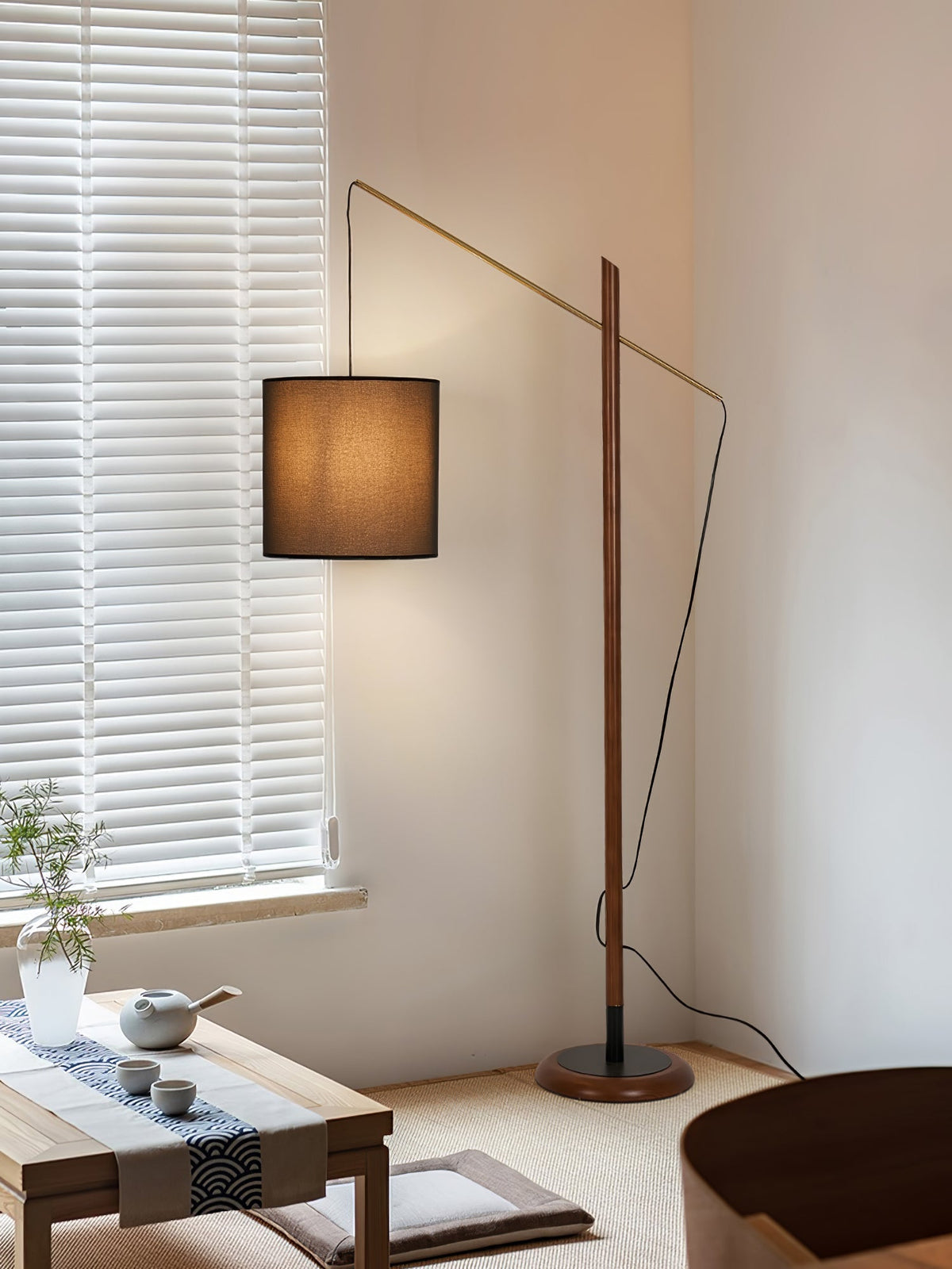 Nyvariol lampada da terra minimalista in legno