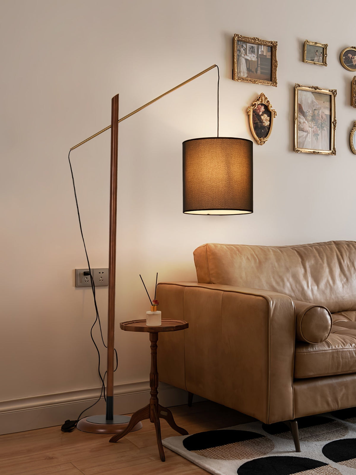 Nyvariol lampada da terra minimalista in legno