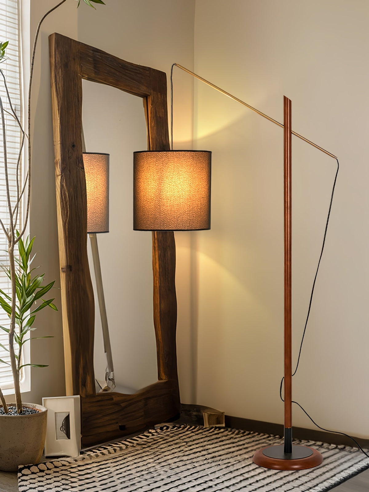 Nyvariol lampada da terra minimalista in legno