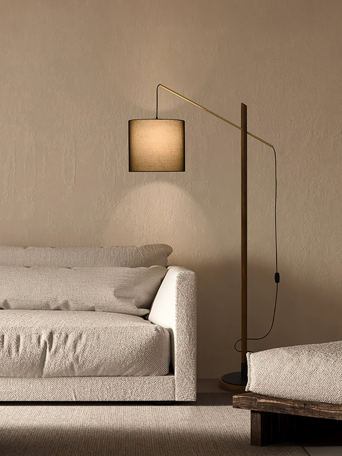Nyvariol lampada da terra minimalista in legno