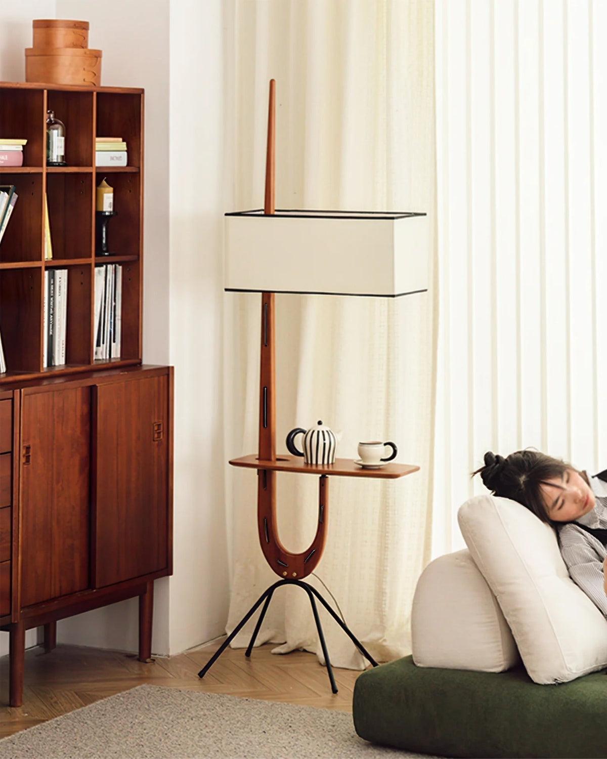 Vemara lampada da terra in legno Stile di metà secolo