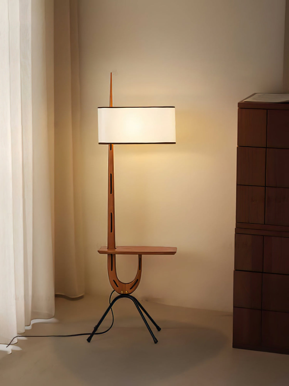 Vemara lampada da terra in legno Stile di metà secolo