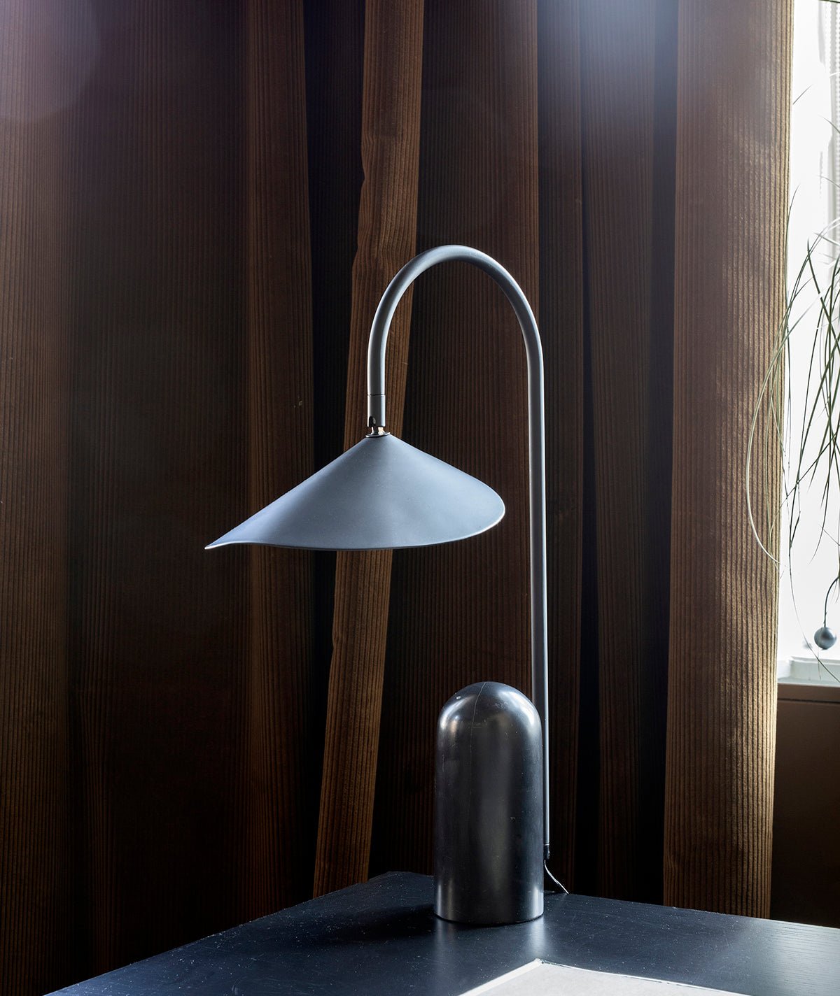 Selva Arc Leaf lampada da tavolo