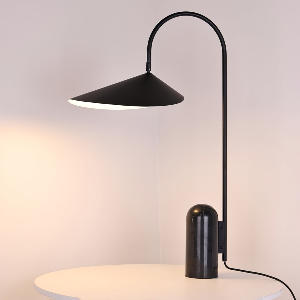 Selva Arc Leaf lampada da tavolo