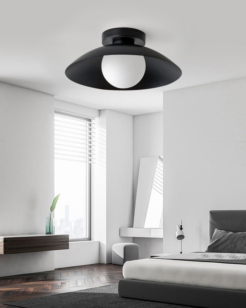 Lampada da soffitto in rosone metallico e vetro con opzioni di colore | Relic Pieces in metallo