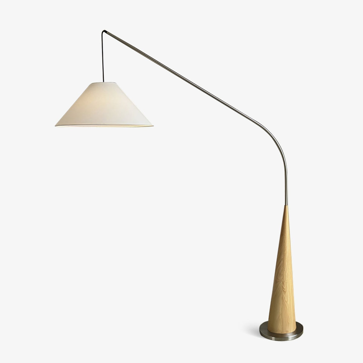 Uriah lampada da terra minimalista in tessuto