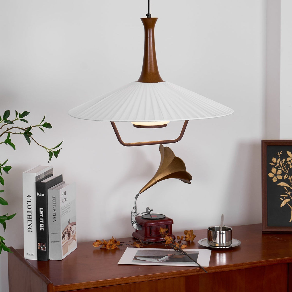Vionne lampada a sospensione in legno e bianco stile di metà secolo