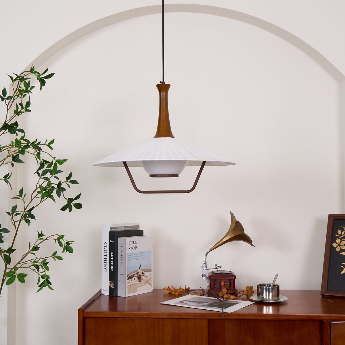 Vionne lampada a sospensione in legno e bianco stile di metà secolo