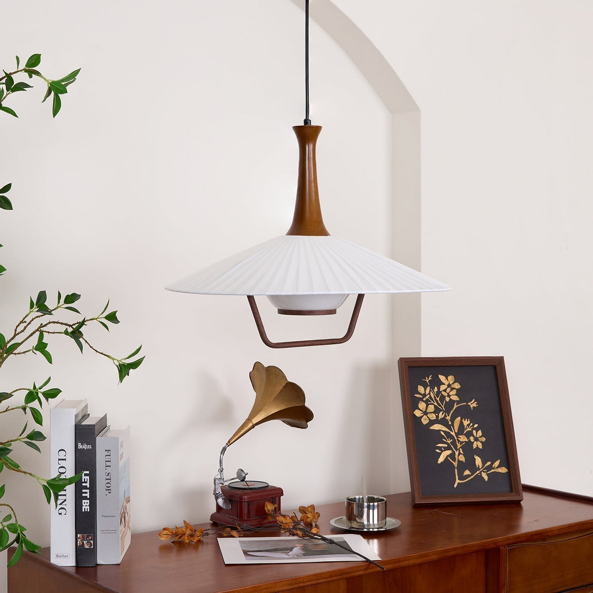 Vionne lampada a sospensione in legno e bianco stile di metà secolo