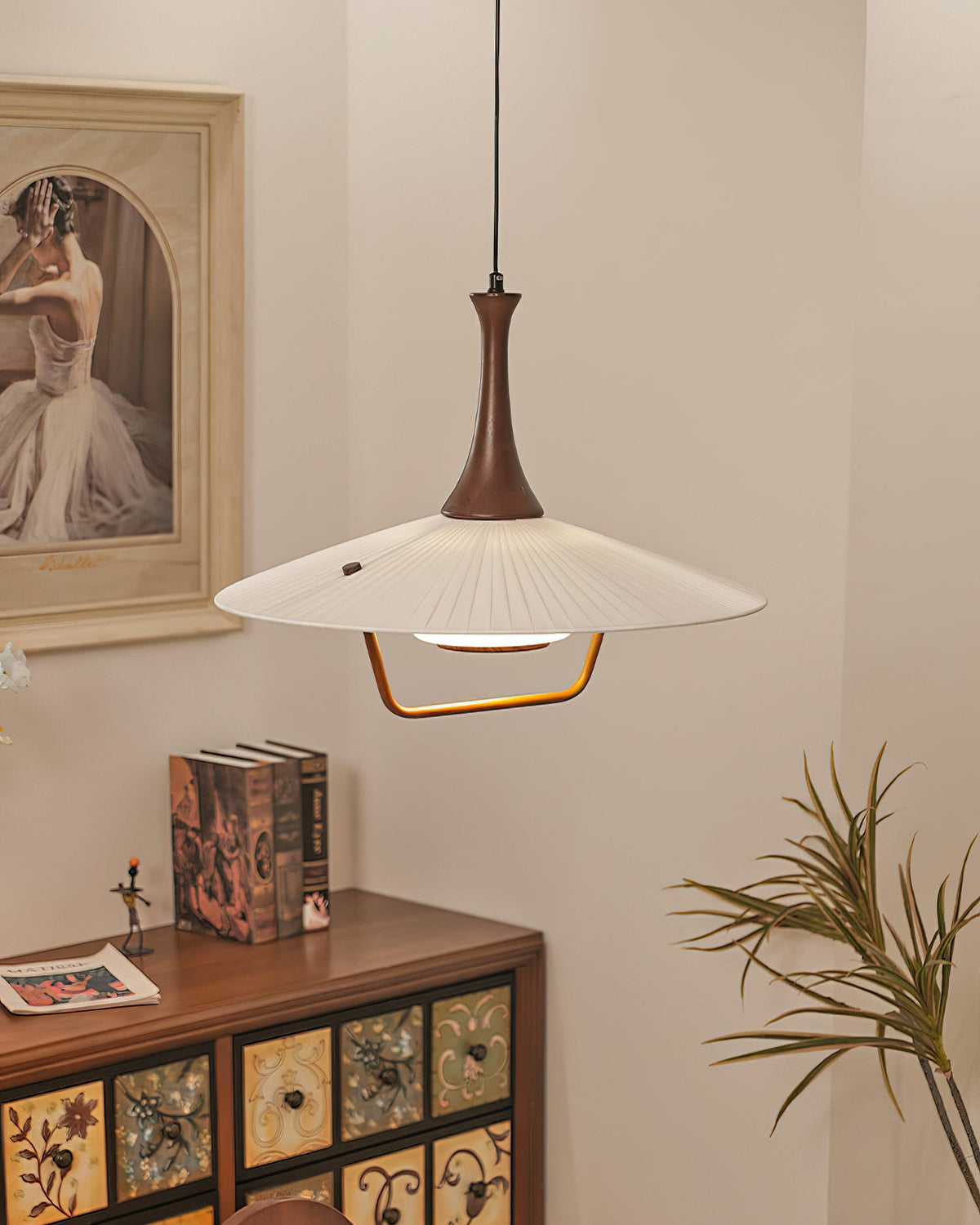 Vionne lampada a sospensione in legno e bianco stile di metà secolo