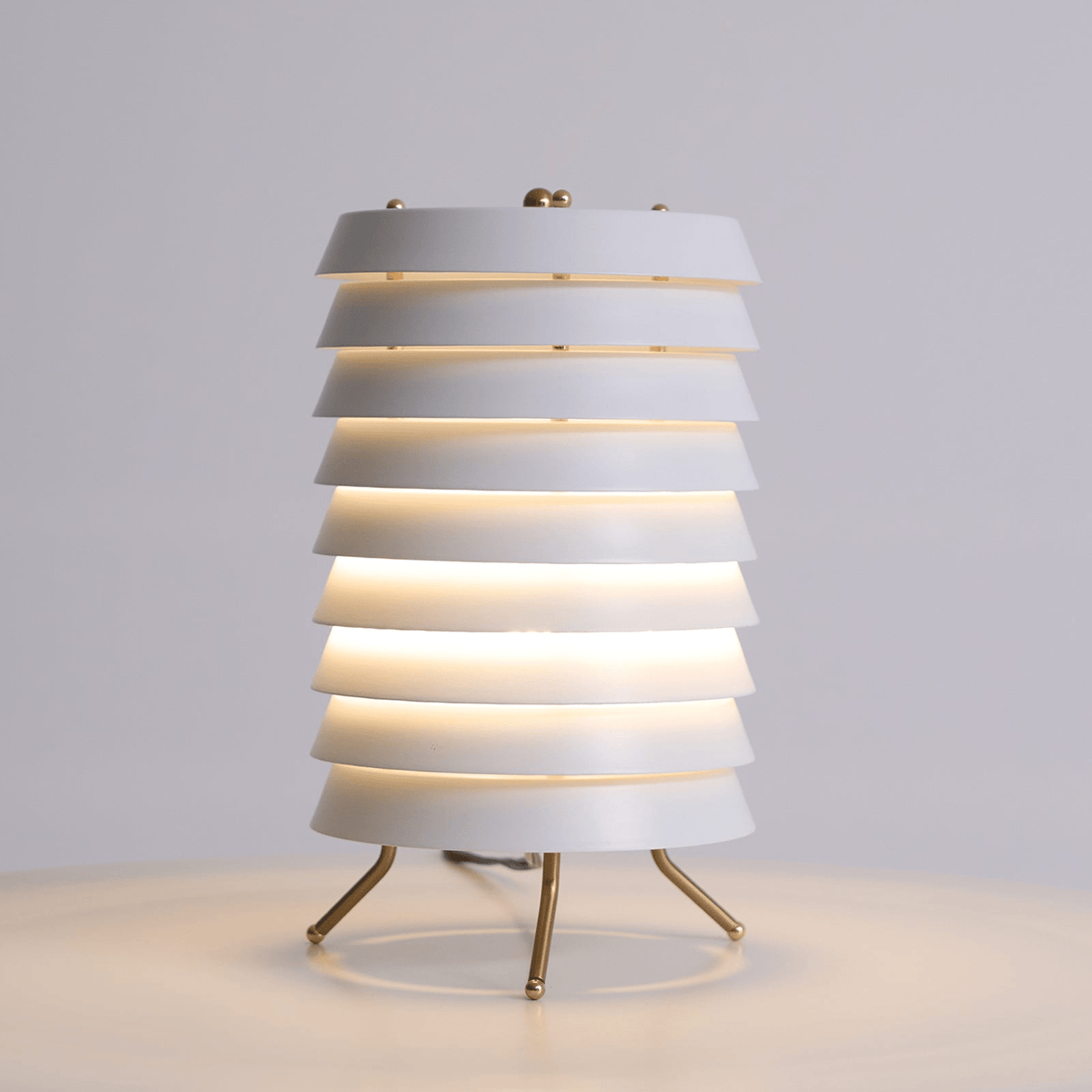 Orelelette lampada da tavolo Lattice Scandina