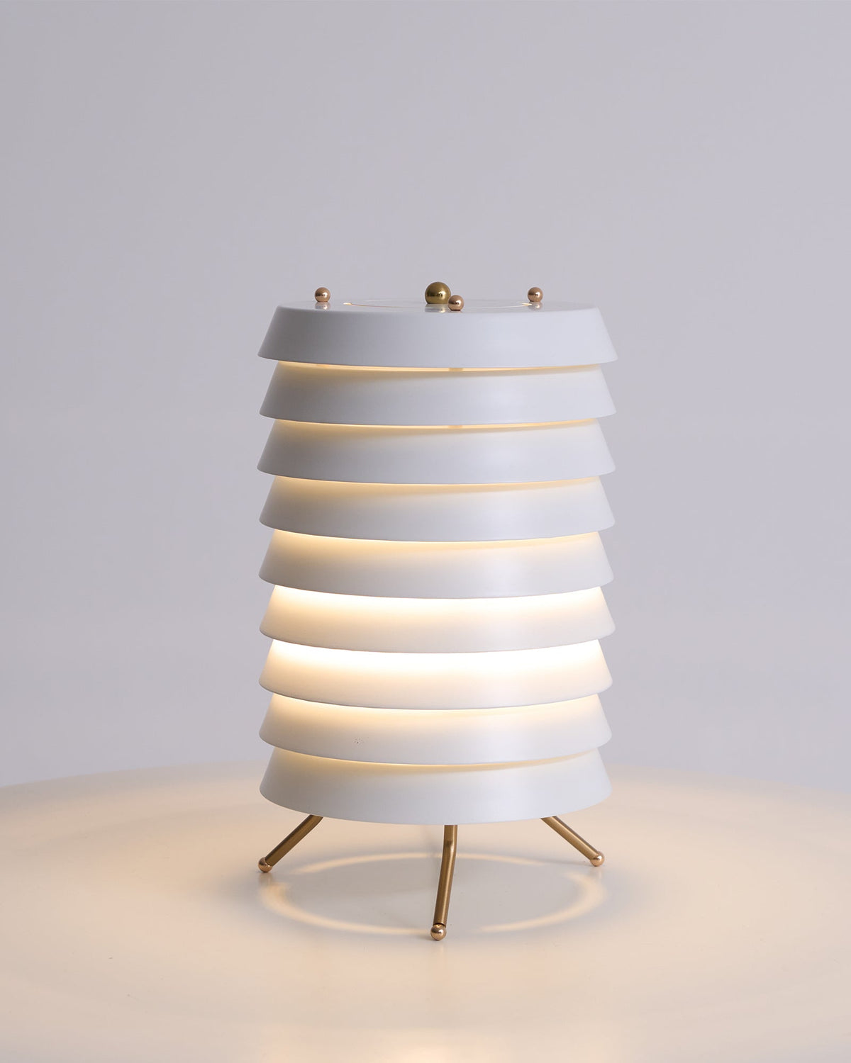 Orelelette lampada da tavolo Lattice Scandina