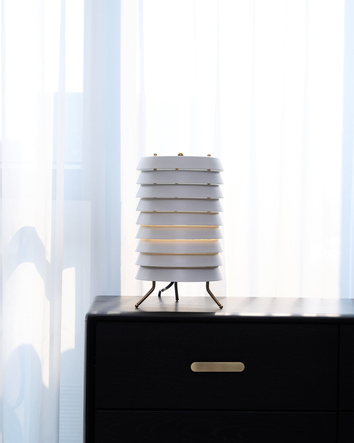 Orelelette lampada da tavolo Lattice Scandina