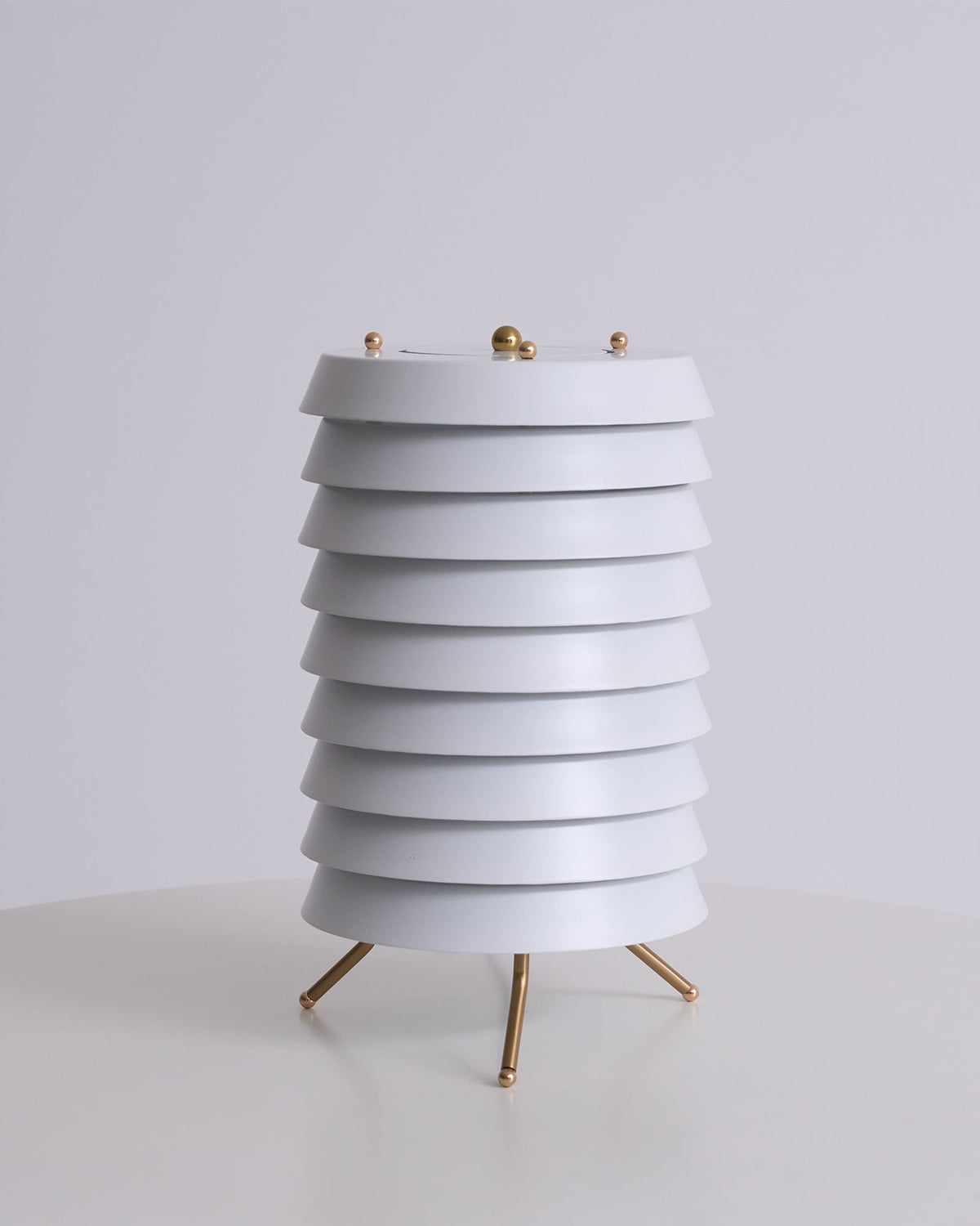 Orelelette lampada da tavolo Lattice Scandina