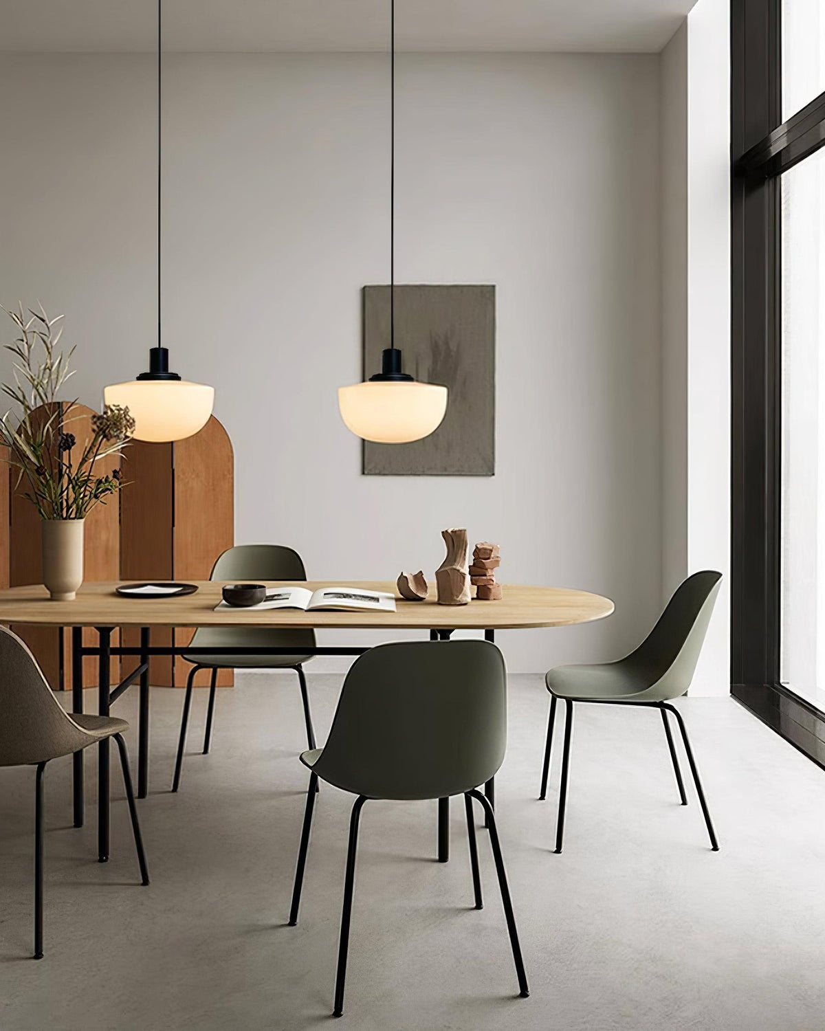 Lampada a sospensione in vetro, rosone metallico, design minimalista in metallo