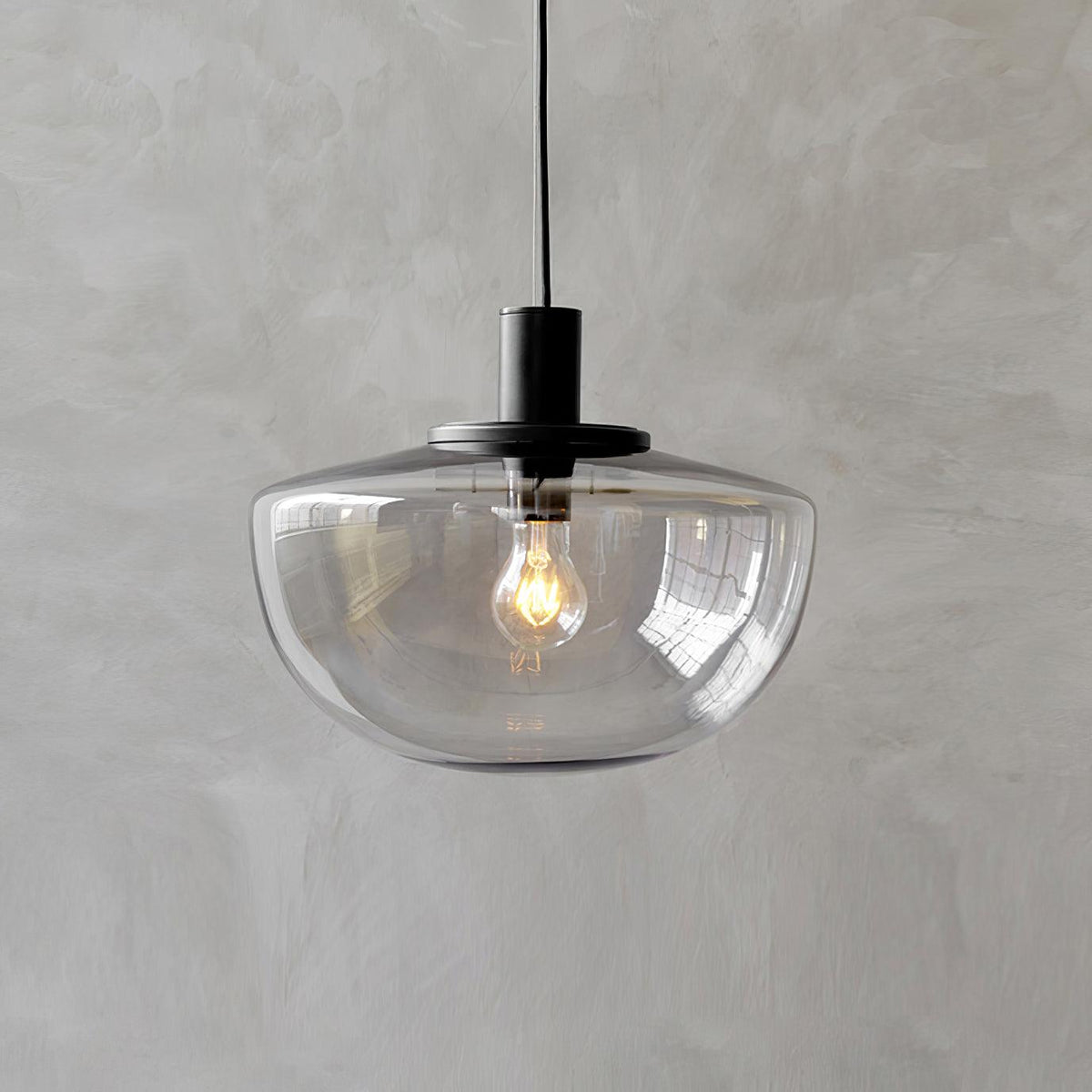 Lampada a sospensione in vetro, rosone metallico, design minimalista in metallo