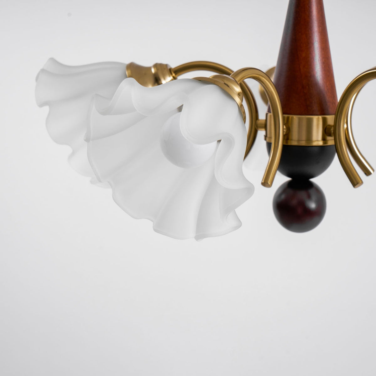 Ilvinan lampadario Eleganza Tradizionale in legno e vetro