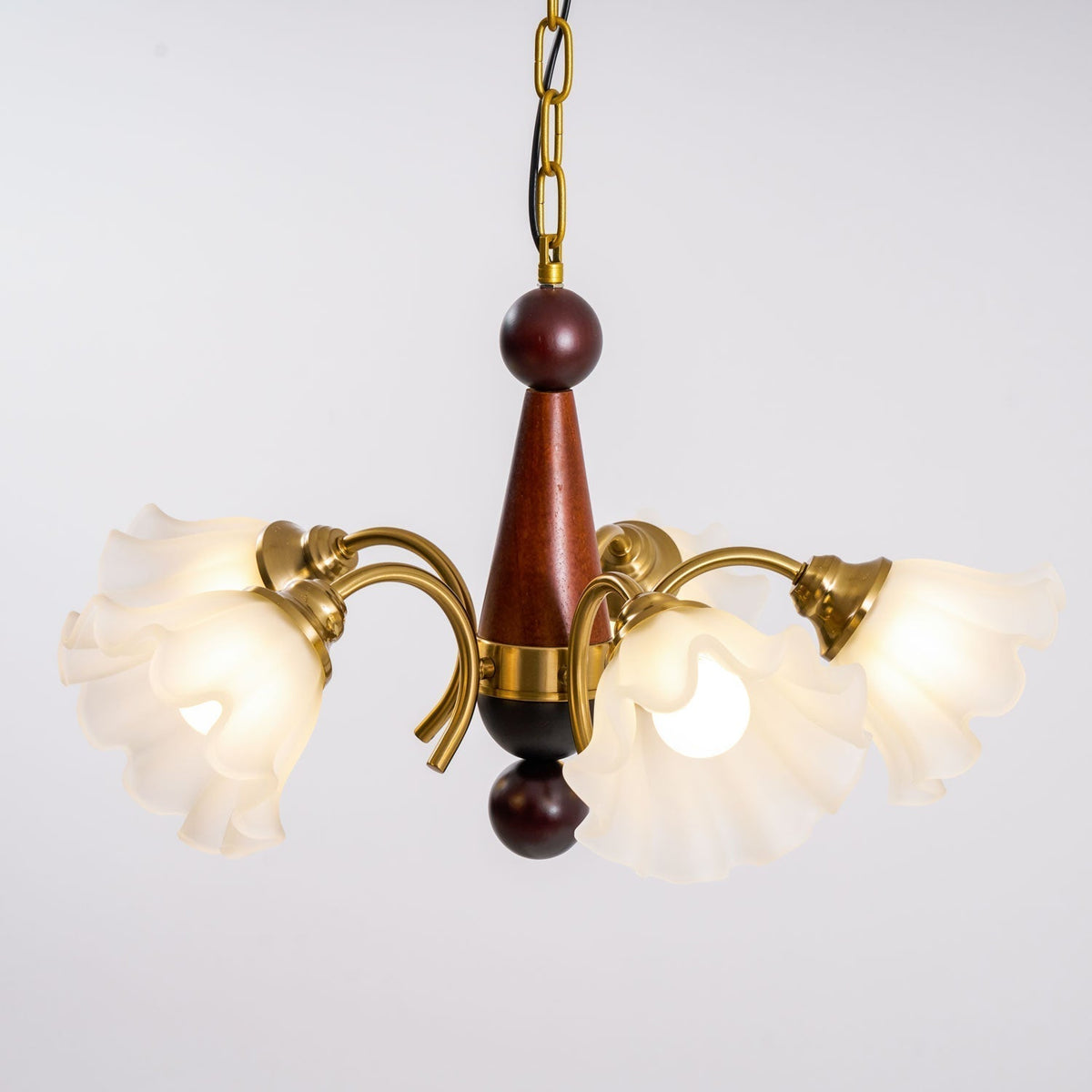 Ilvinan lampadario Eleganza Tradizionale in legno e vetro