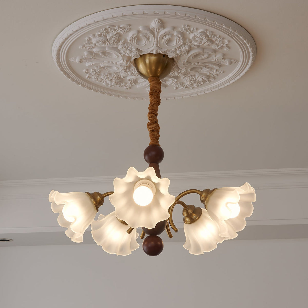 Ilvinan lampadario Eleganza Tradizionale in legno e vetro