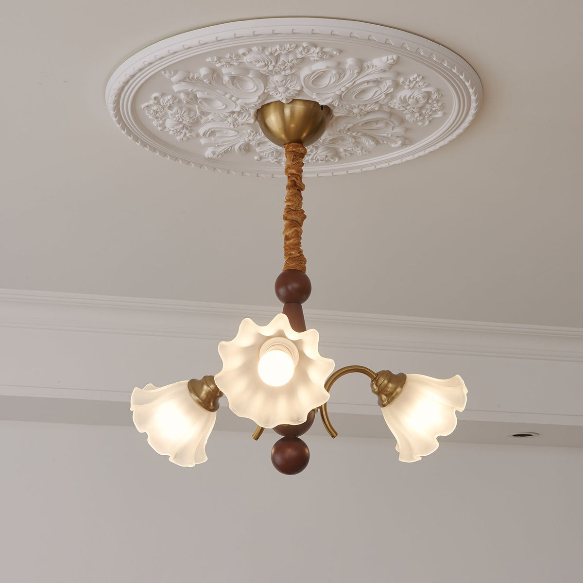 Ilvinan lampadario Eleganza Tradizionale in legno e vetro