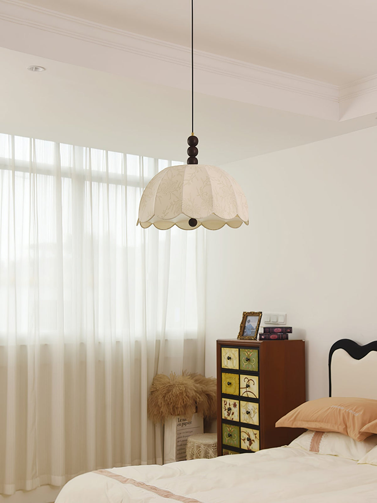 Syphaen lampada a sospensione in legno con fiore in tessuto