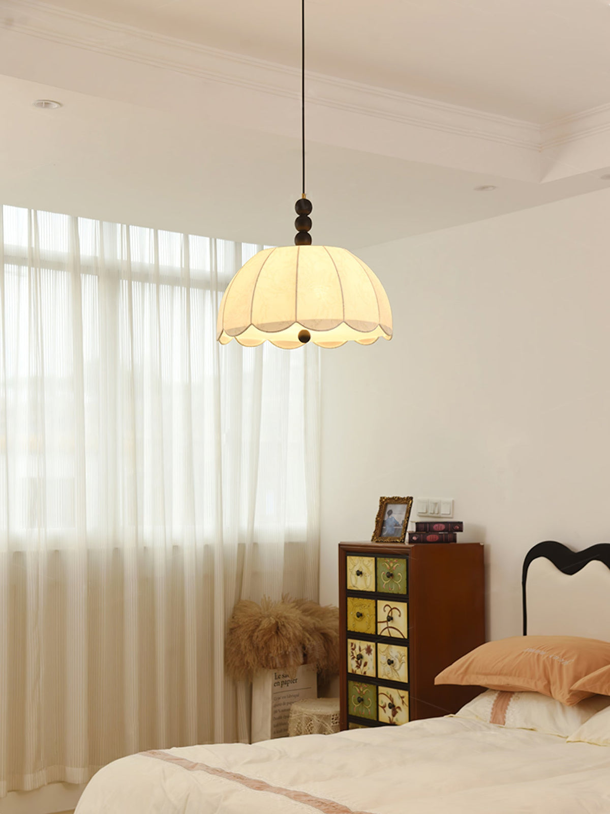 Syphaen lampada a sospensione in legno con fiore in tessuto