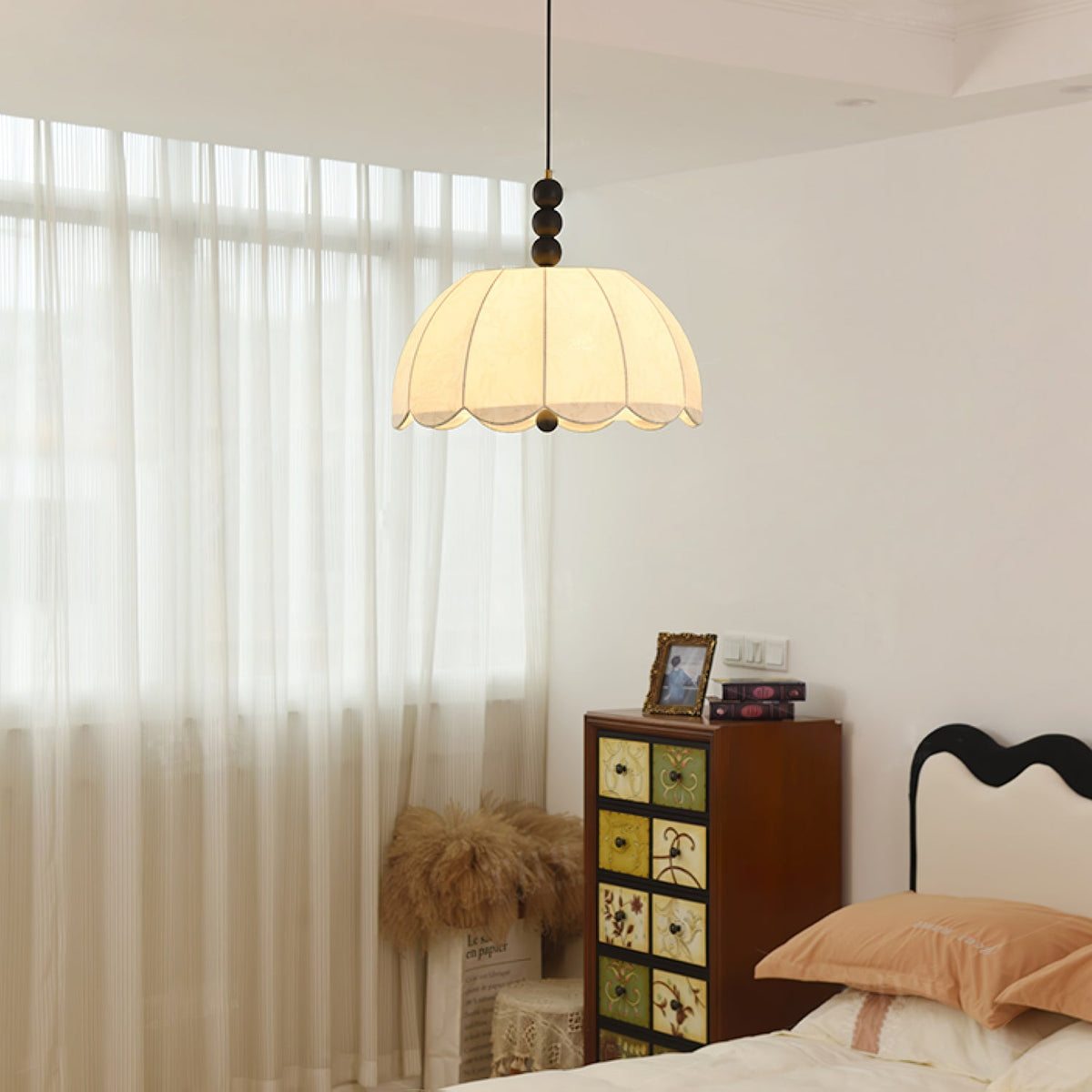 Syphaen lampada a sospensione in legno con fiore in tessuto