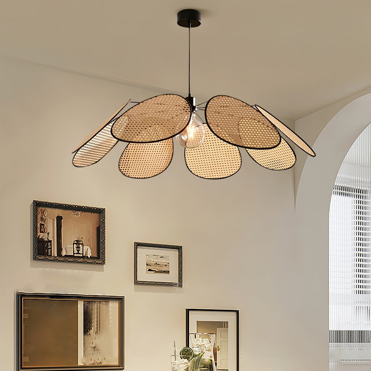 Orvara lampada a sospensione Blossom Petal in Rattan floreale