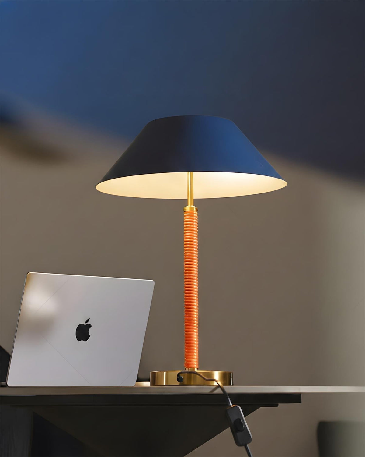Seloella lampada da tavolo