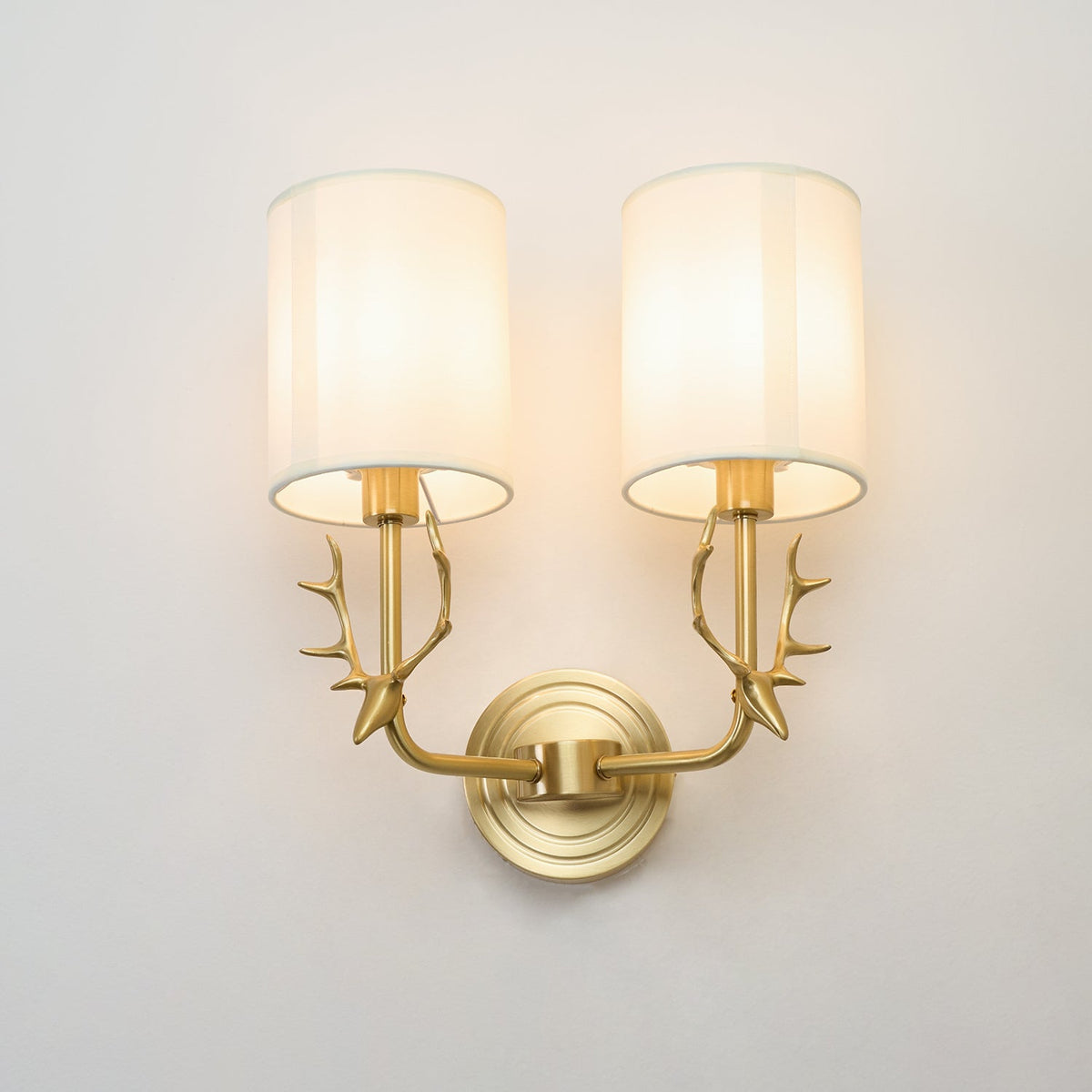Auriviella Elegance lampada da parete a testa di cervo in ottone