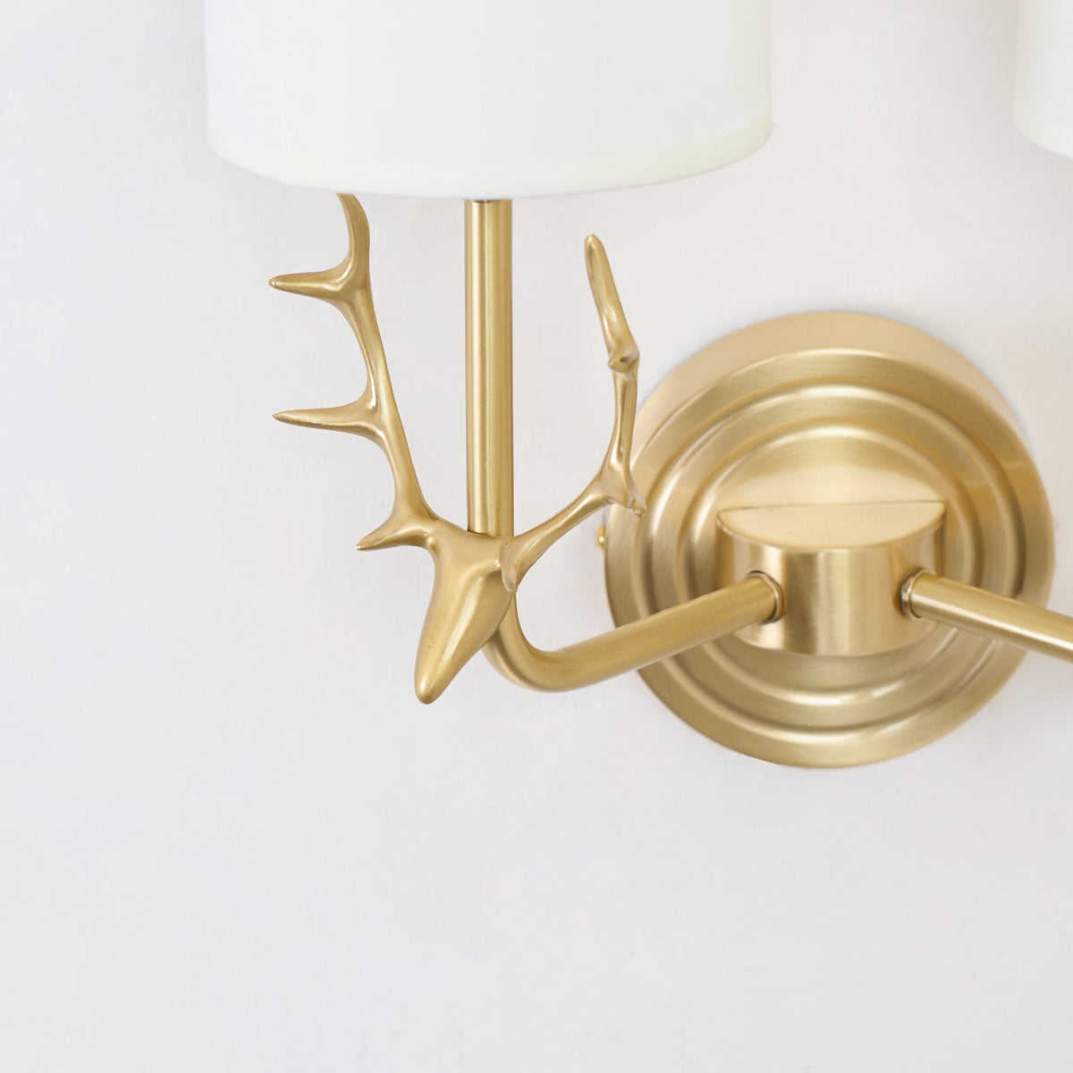 Auriviella Elegance lampada da parete a testa di cervo in ottone
