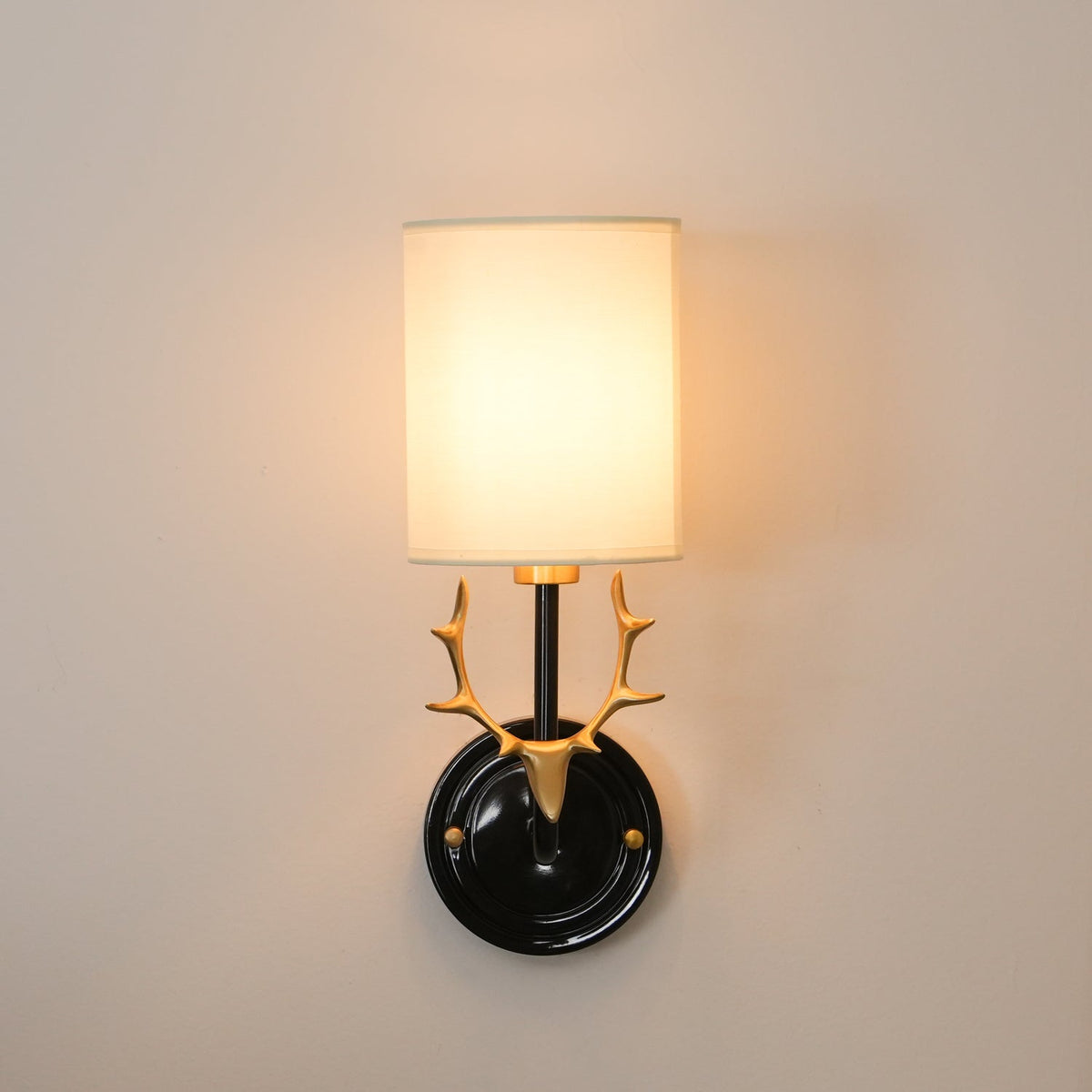 Auriviella Elegance lampada da parete a testa di cervo in ottone